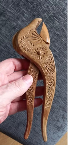 HANDGESCHNITZTER