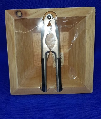 Nut cracker set - nut,
